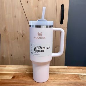 Stanley 40oz Rose Quartz QUENCHER H2.0 FLOWSTATE™ TUMBLER